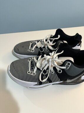 Nike LeBron Witness 7 Mens Size 13 Basketball Sneakers Black White